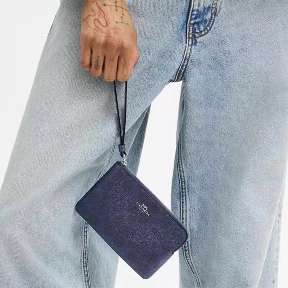 Coach Metallic Blue Pebbled Leather Zip Clutch Wristlet Wallet - Picture 4 of 4